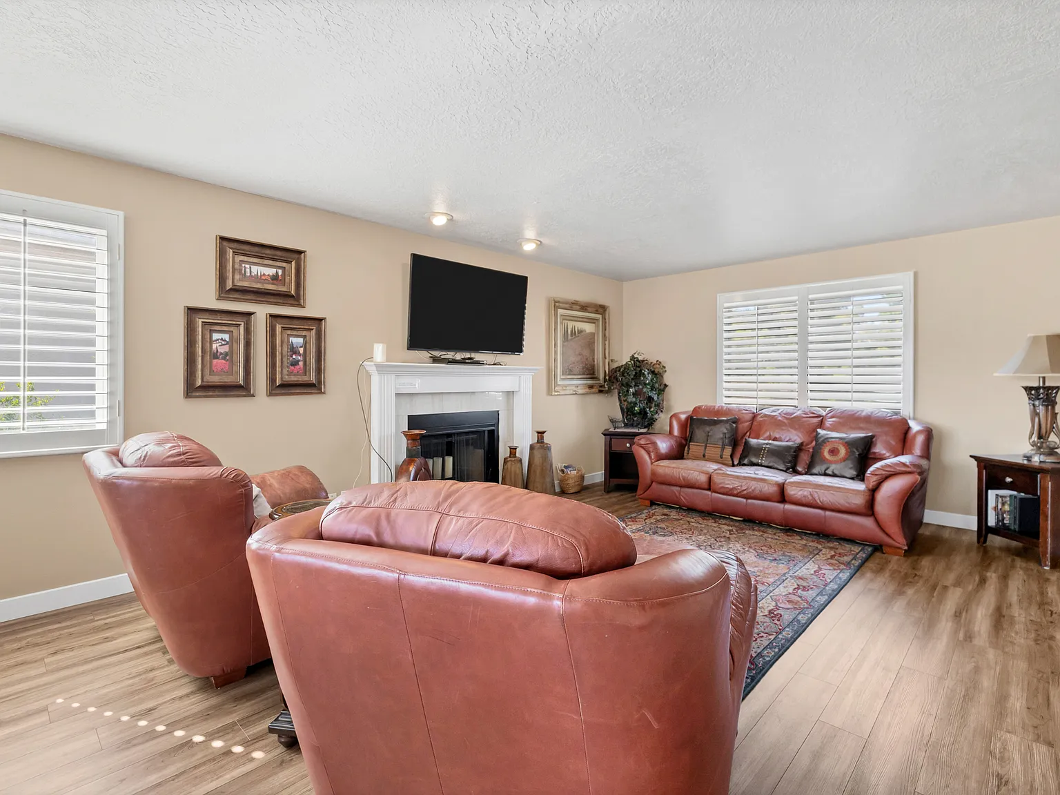 2 bed, 1200 sqft, $1,800 — Photo 3
