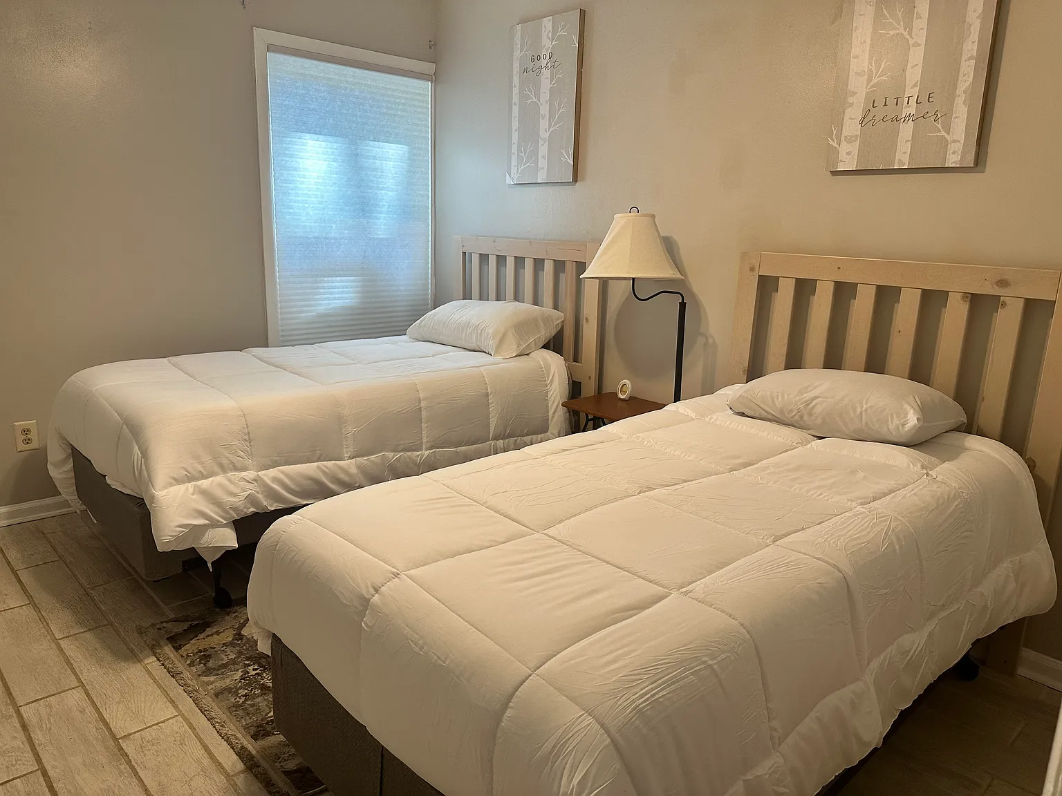 1728 Forest Ave — Photo 3
