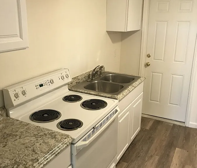 4718 N Josephine St — Photo 2