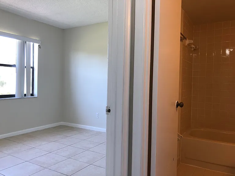 10714 Royal Palm Blvd #4-2 — Photo 7