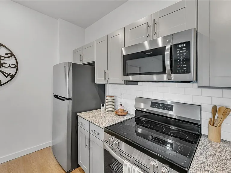 818 S Morningside Dr #411 — Photo 18