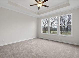 118 NW Joshua Dr, Lees Summit, MO 64081