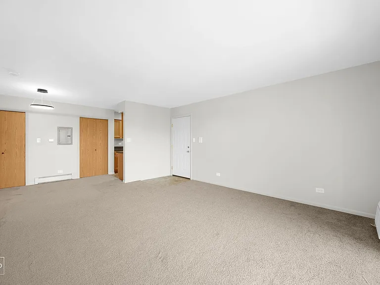 Woodland Court Apartments — Photo 17