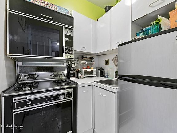 4th image of 2681 Broadway #16B