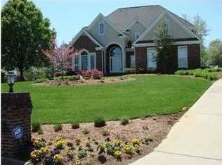 2118 Inland Cove Dr, Hixson, TN 37343