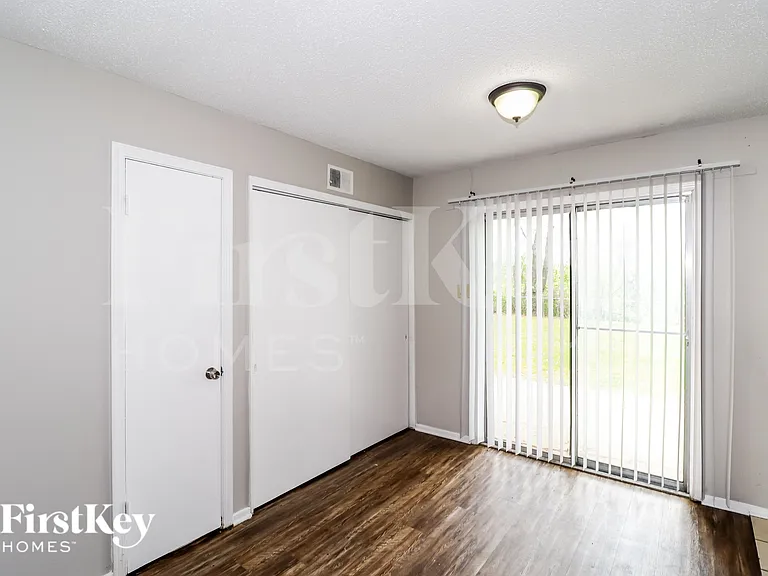 5728 Ballenmoor Dr — Photo 5