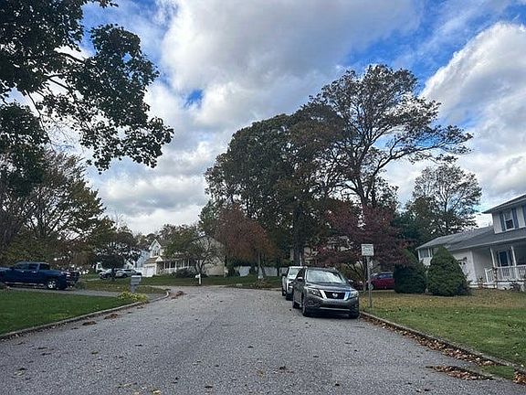 4th image of 11 Bell Ct