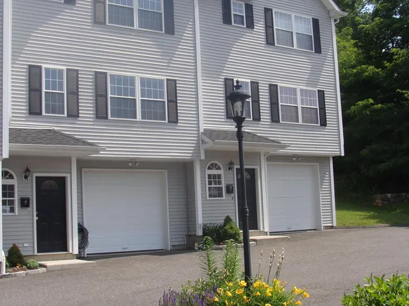 28 Triangle St, Danbury, CT 06810