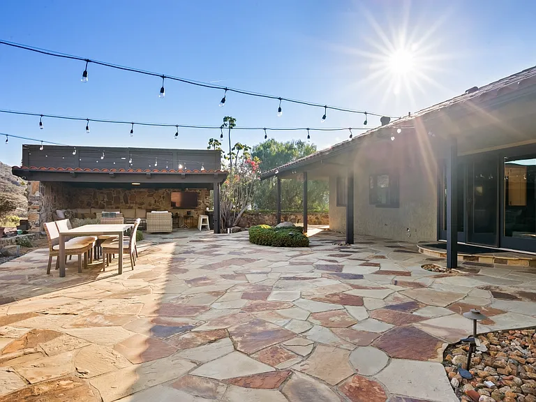 2073 Elevado Rd — Photo 2