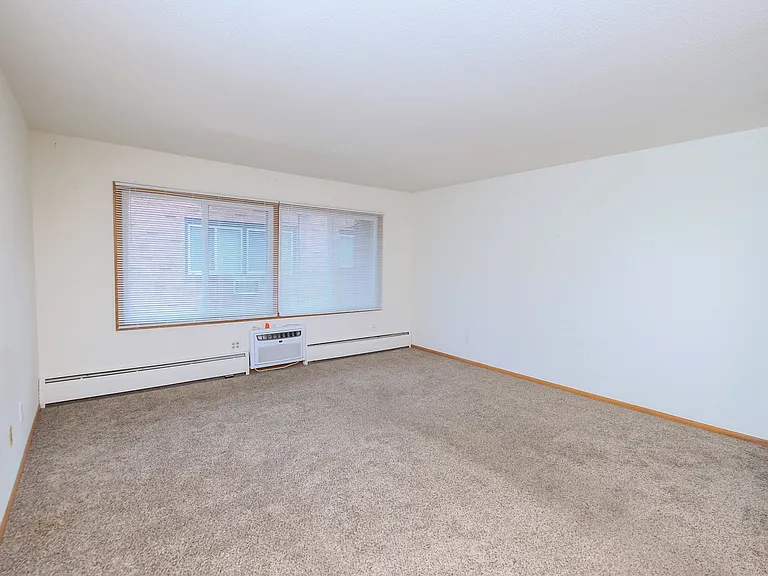 Minnehaha Apartments | 3628 — Photo 16