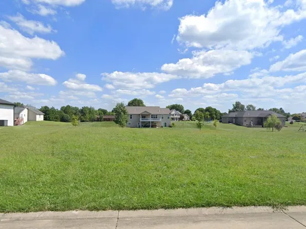 4025 Autumn Oak Dr, Smithton, IL 62285