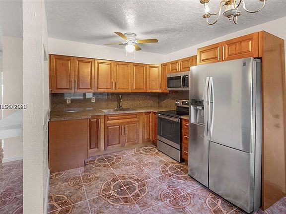 2nd image of 4133 SW 24th St #1