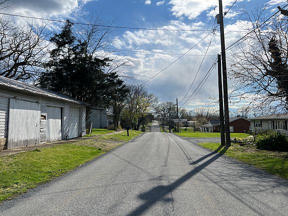 4th image of 7872 Senseney Ave