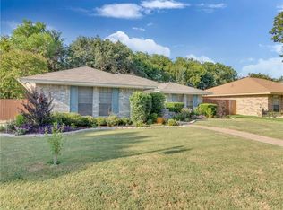 2143 Chapel Downs Dr, Arlington, TX 76017