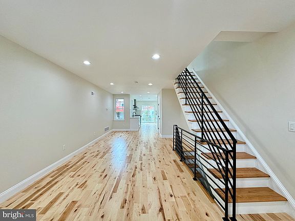 4th image of 6952 Cedar Park Ave