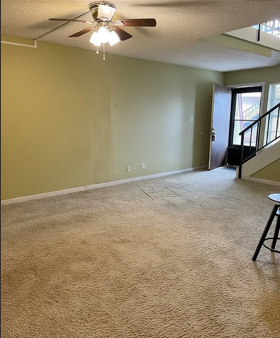 Spacious 2 Bed / 2 Bath Unit in Tulsa — Photo 3