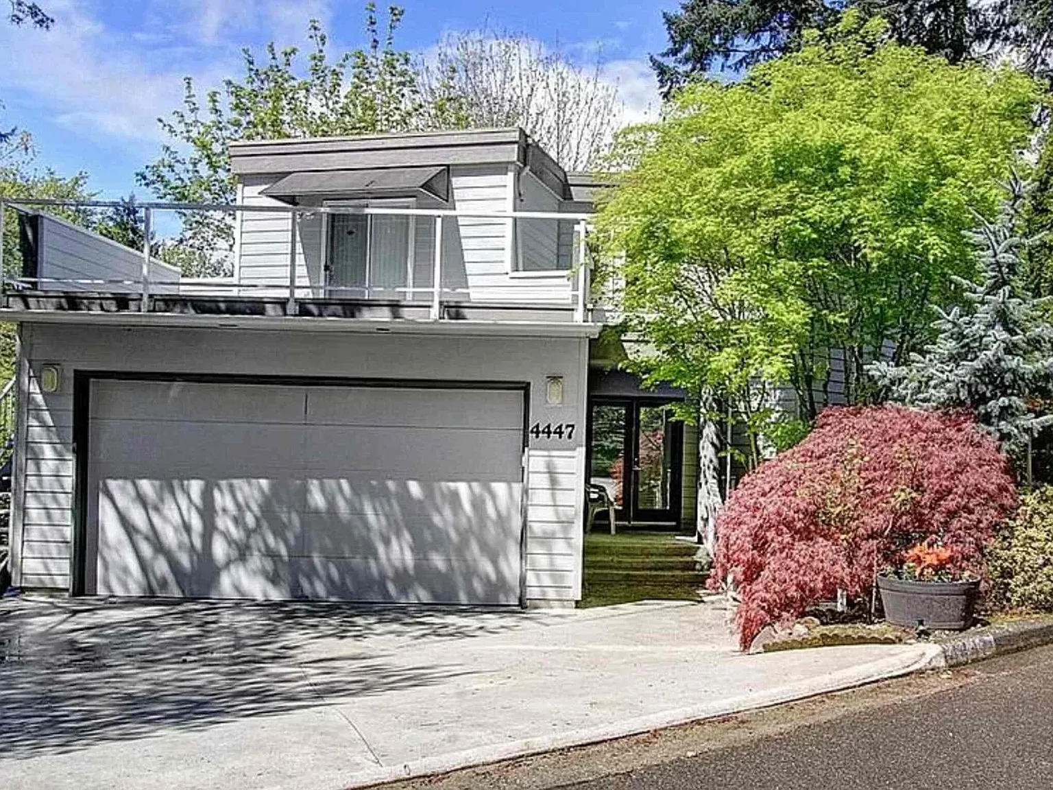 3 bed, 2500 sqft, $5,000 — Photo 1