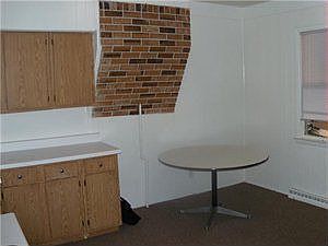 4th image of 19 Ganson St