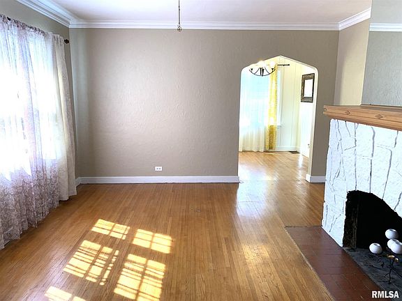 3rd image of 1003 W Forrest Hill Ave
