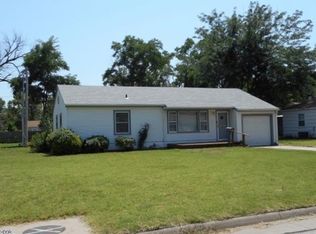 1017 E 12th Ave, Hutchinson, KS 67501
