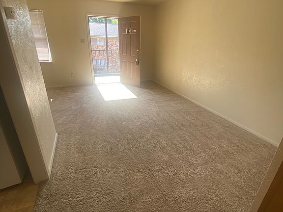 4th image of 321 Withers St #13