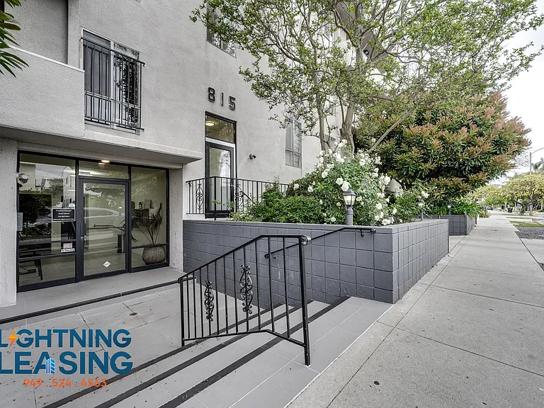 815 S Shenandoah St #302 — Photo 3
