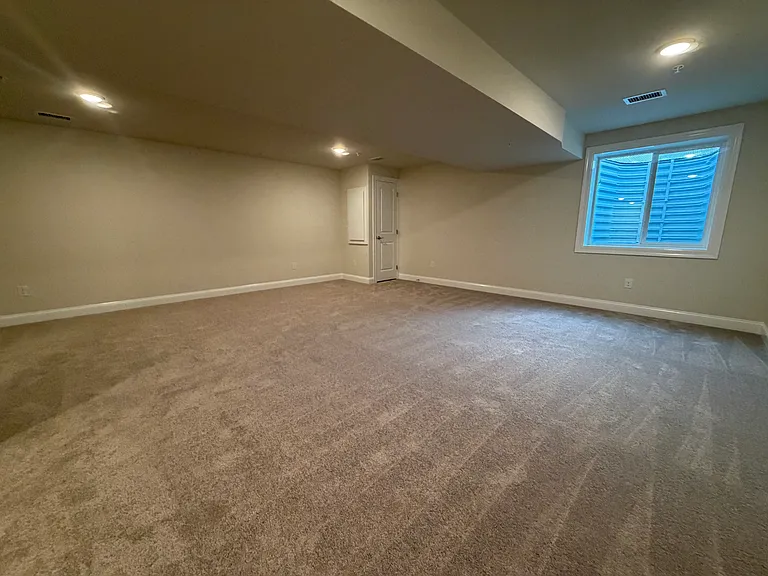 436 Reagans Ln — Photo 35
