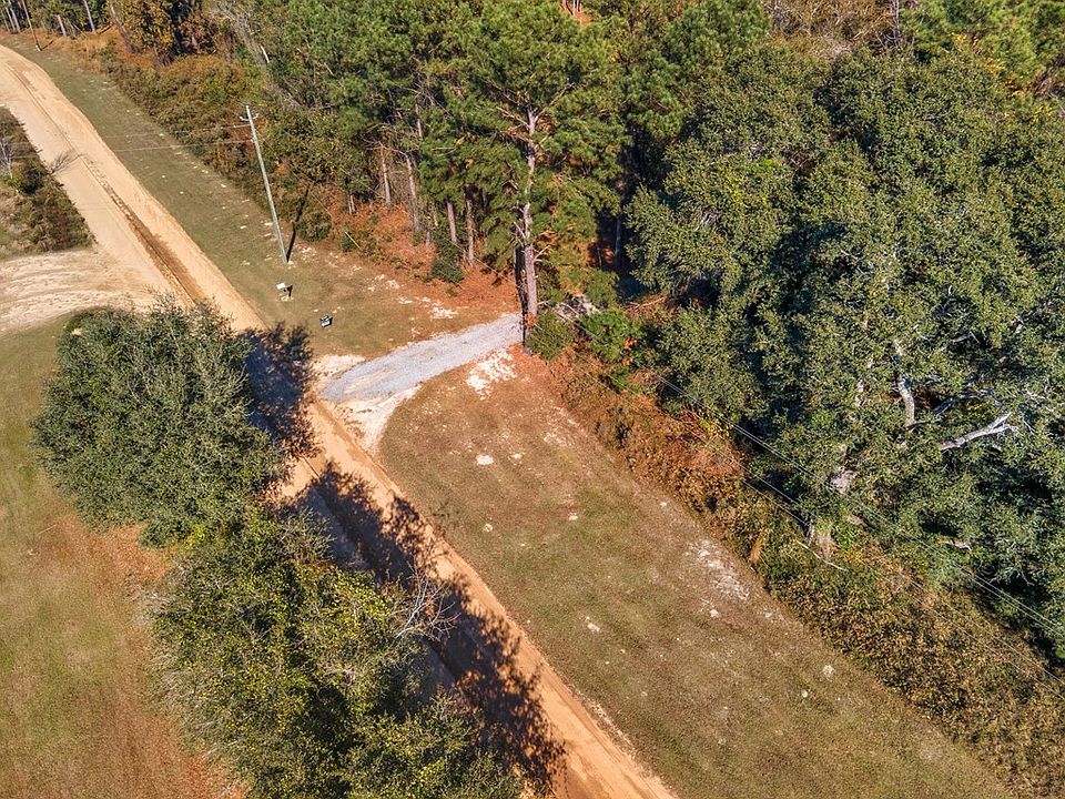 2nd image of 445 Watermelon Creek Rd