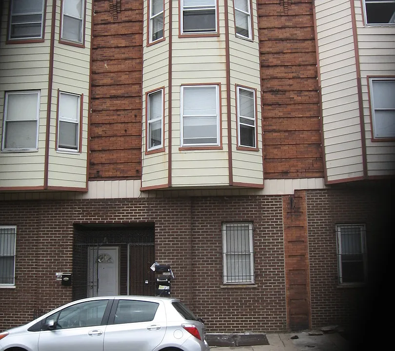 218 N 54th St