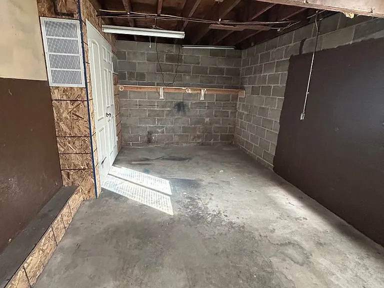 806 W 23rd Ave #18 — Photo 17