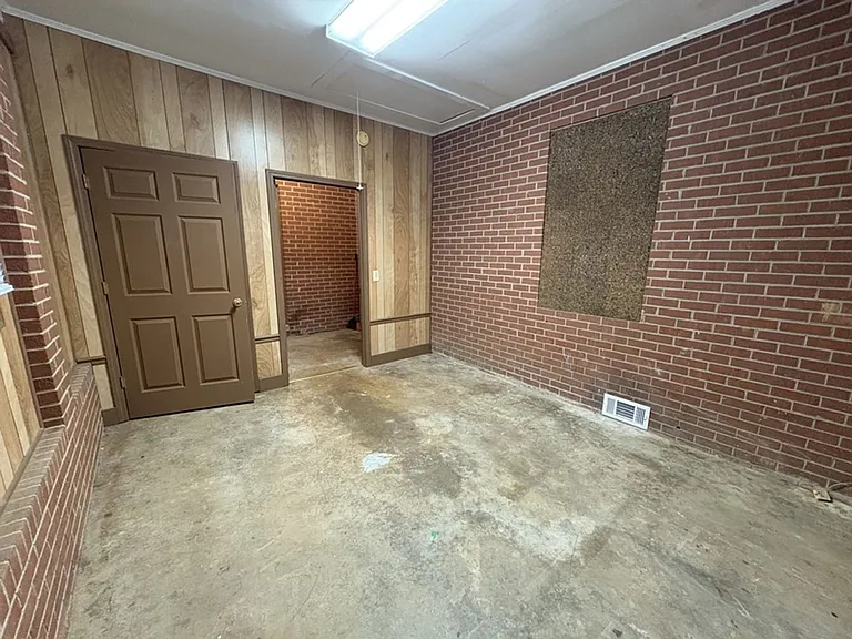650 Berkeley Dr — Photo 18