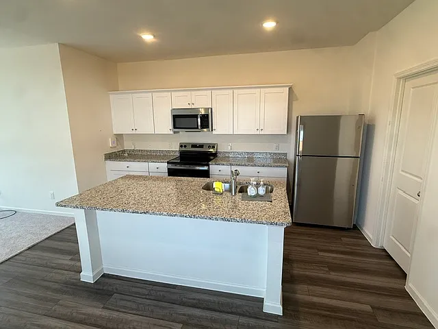 3502 Penhurst Green Ln — Photo 6