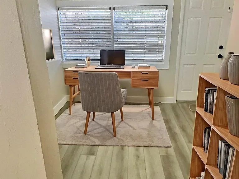 1122 SW 2nd Ct #1 — Photo 2
