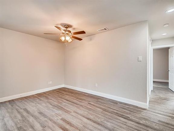 3rd image of 1620 Sherrye Dr