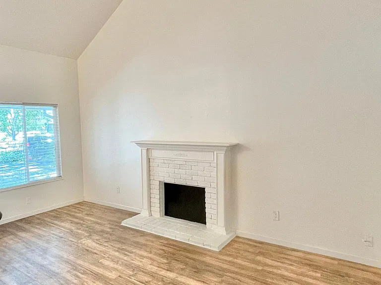 1431 Jasmine Cir — Photo 12