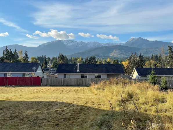 1140 E Park Street, Port Angeles, WA 98362