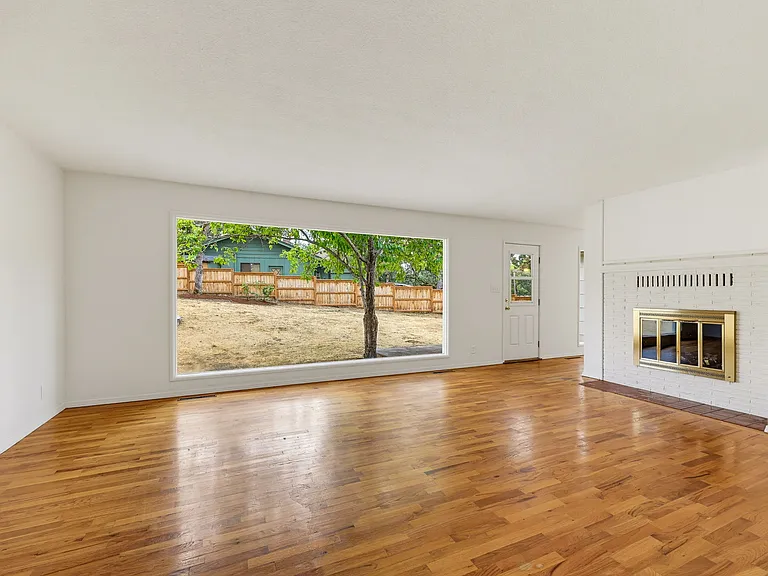 2100 Woodlawn Dr — Photo 7