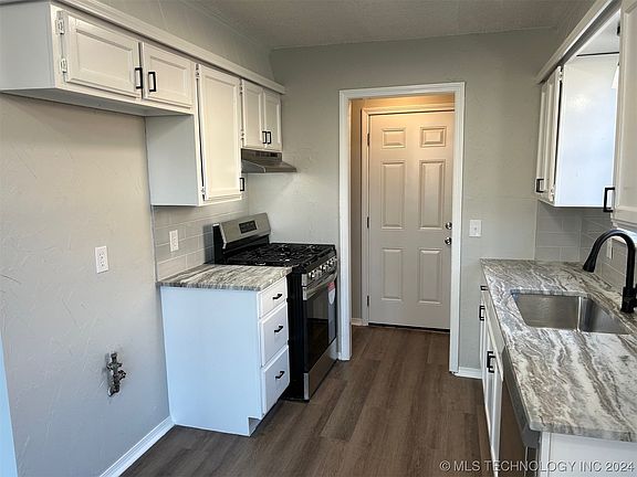 4th image of 1317 S 122nd Ave E