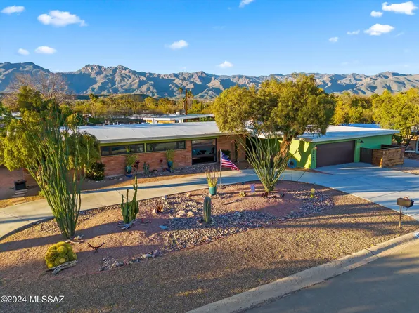 6925 E Soyaluna Pl, Tucson, AZ 85715