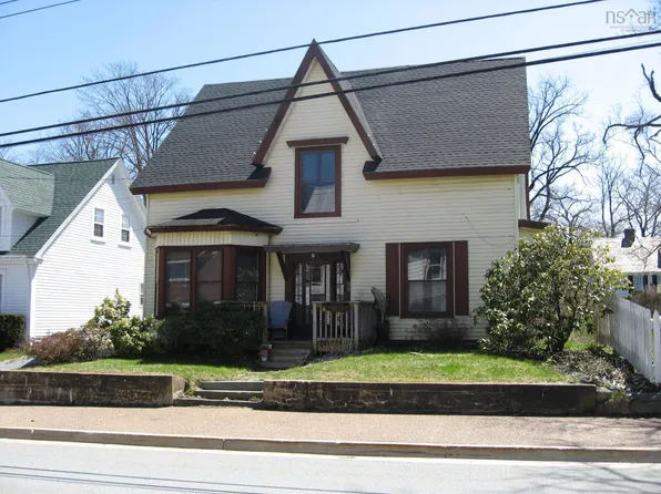 99 Main St, Queens, NS B0T 1K0