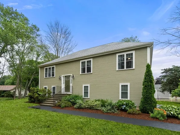 101 Prospect Hill St, Taunton, MA 02780