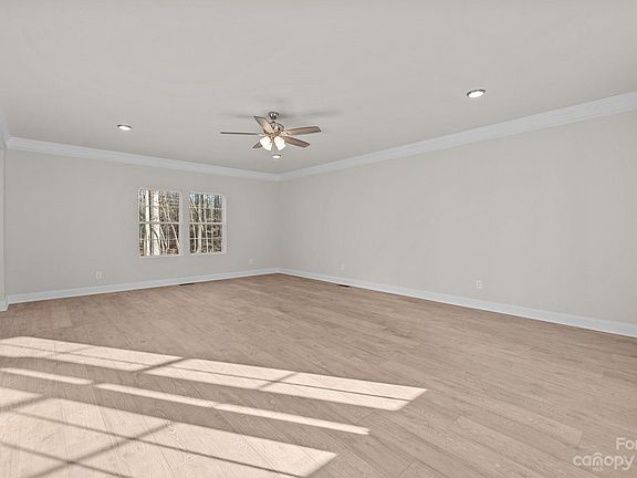 5th image of 4604 Linda Kay Dr