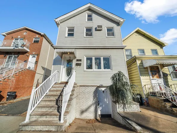 11 E 47th St, Bayonne, NJ 07002