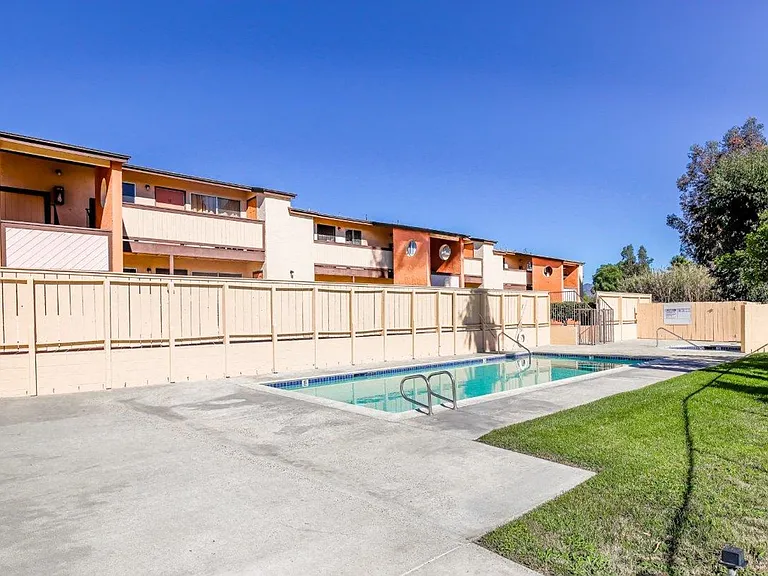 Monte Vista Apartments — Photo 7