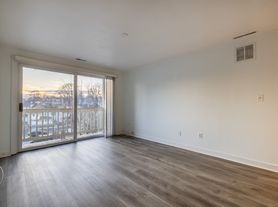 980 Lindley St, Bridgeport, CT