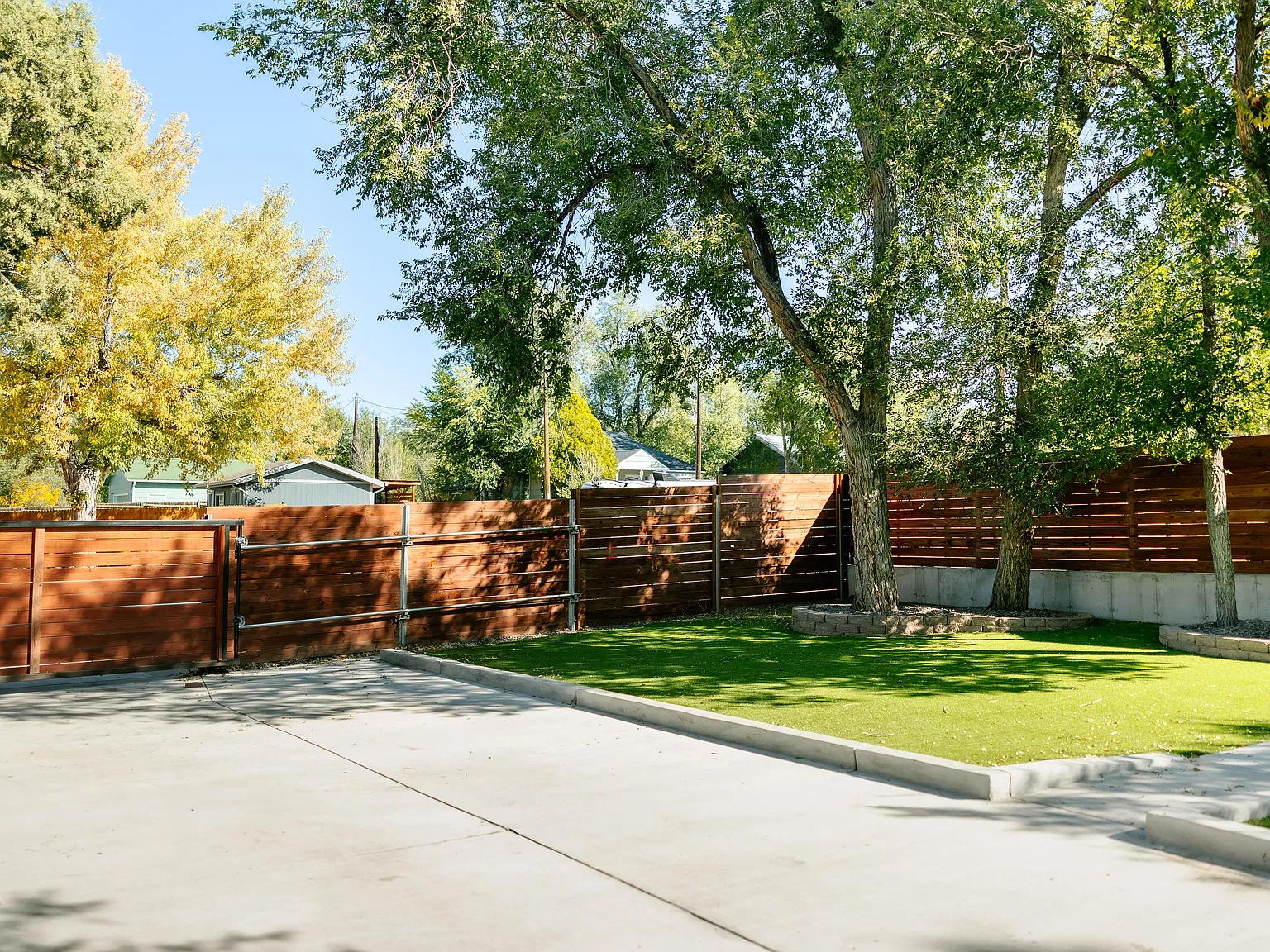 2 bed, 1213 sqft, $2,415 — Photo 3