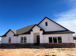 112 Cattleman Dr, Poolville, TX 76487