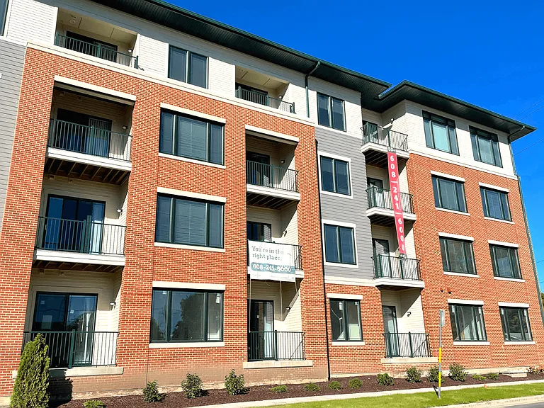 The Madisonian Senior Apartments — Photo 2