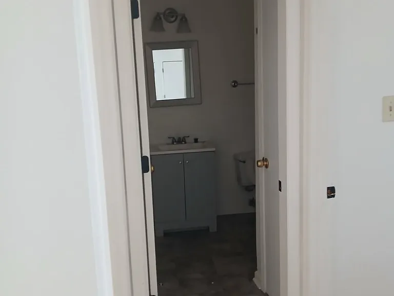 15641 Greenwood Rd #2E — Photo 7