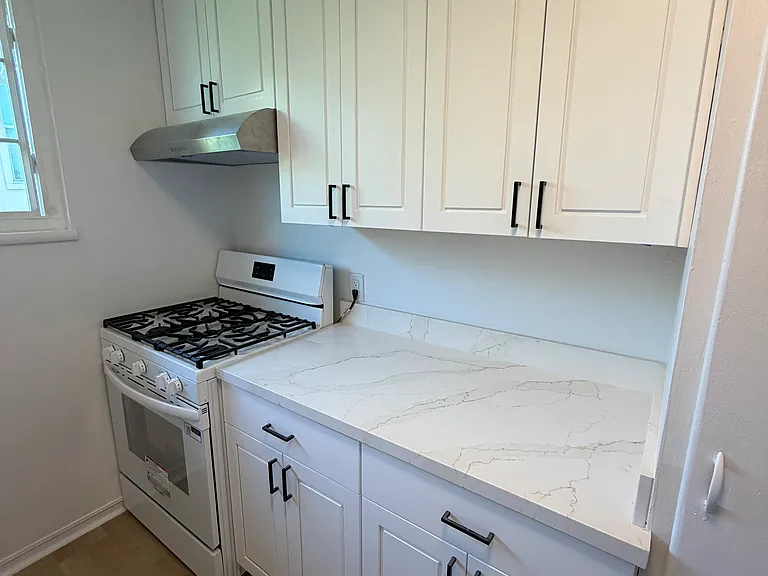 Bright, clean new kitchen!
